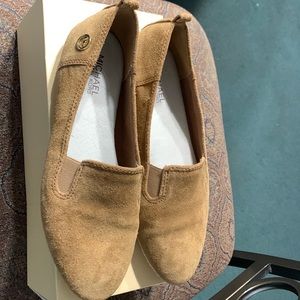 Michael Kors tan flats